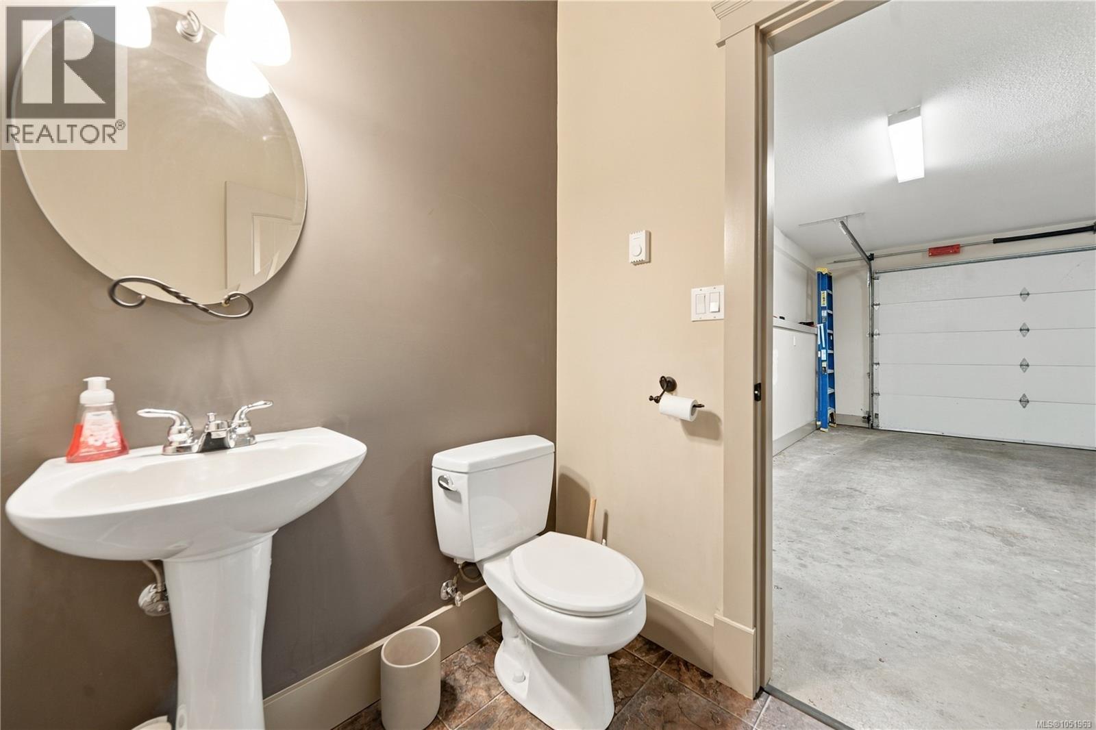 4820 Bridgewood Close Property Photo 45