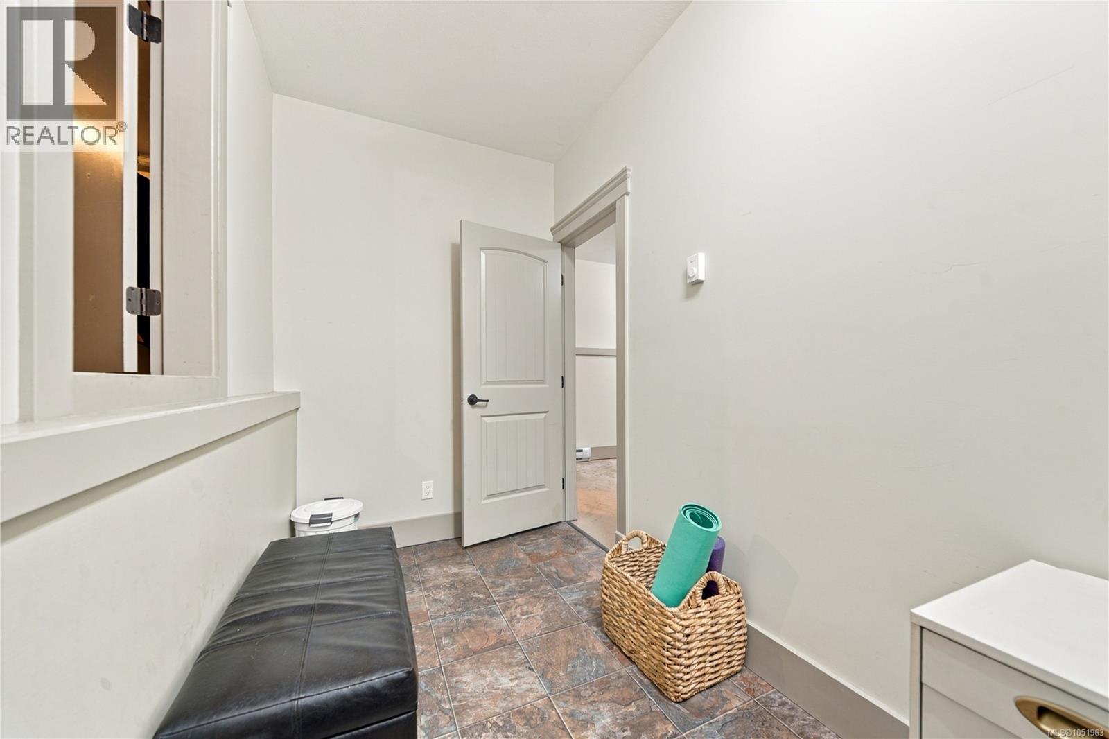 4820 Bridgewood Close Property Photo 46