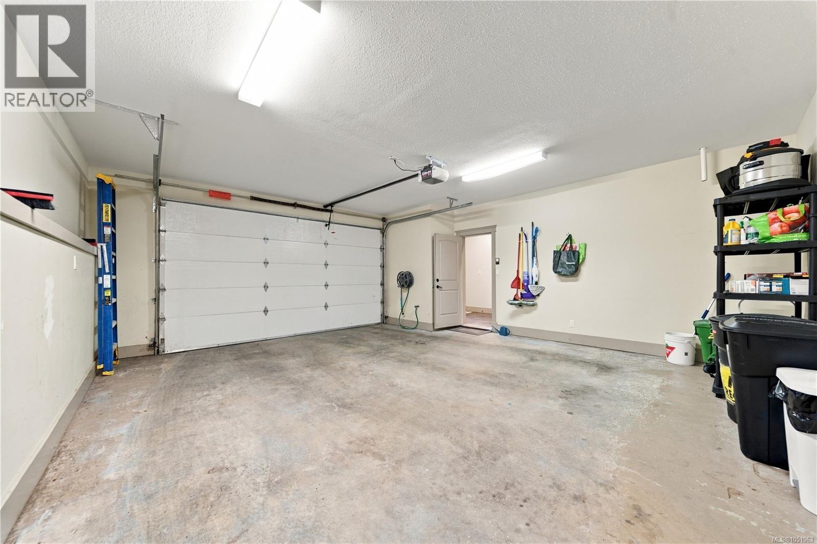 4820 Bridgewood Close Property Photo 48