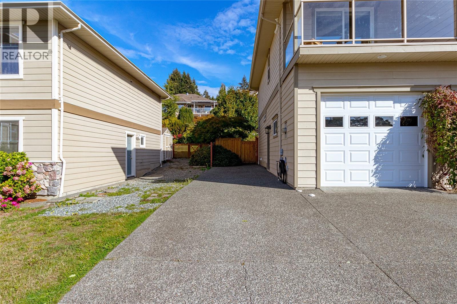 6309 Central Saanich Rd Property Photo 4
