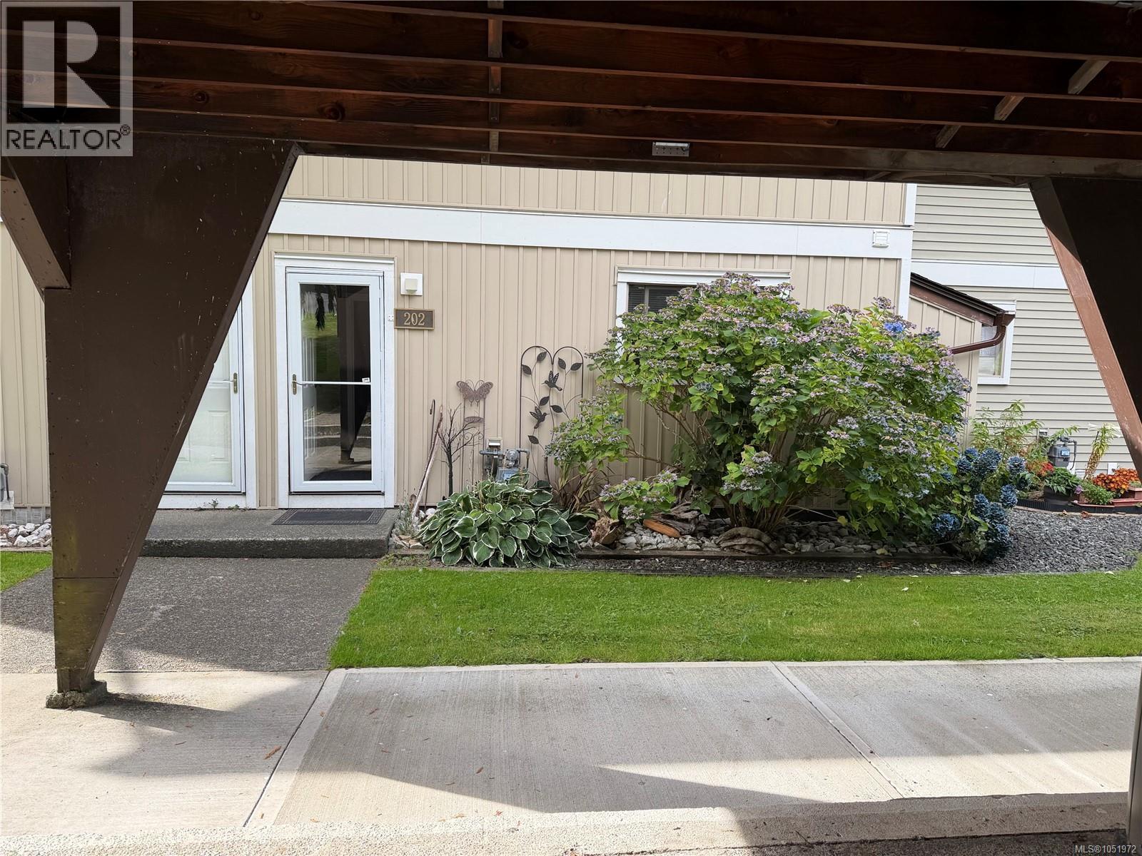 202 Haida Ave Property Photo 2
