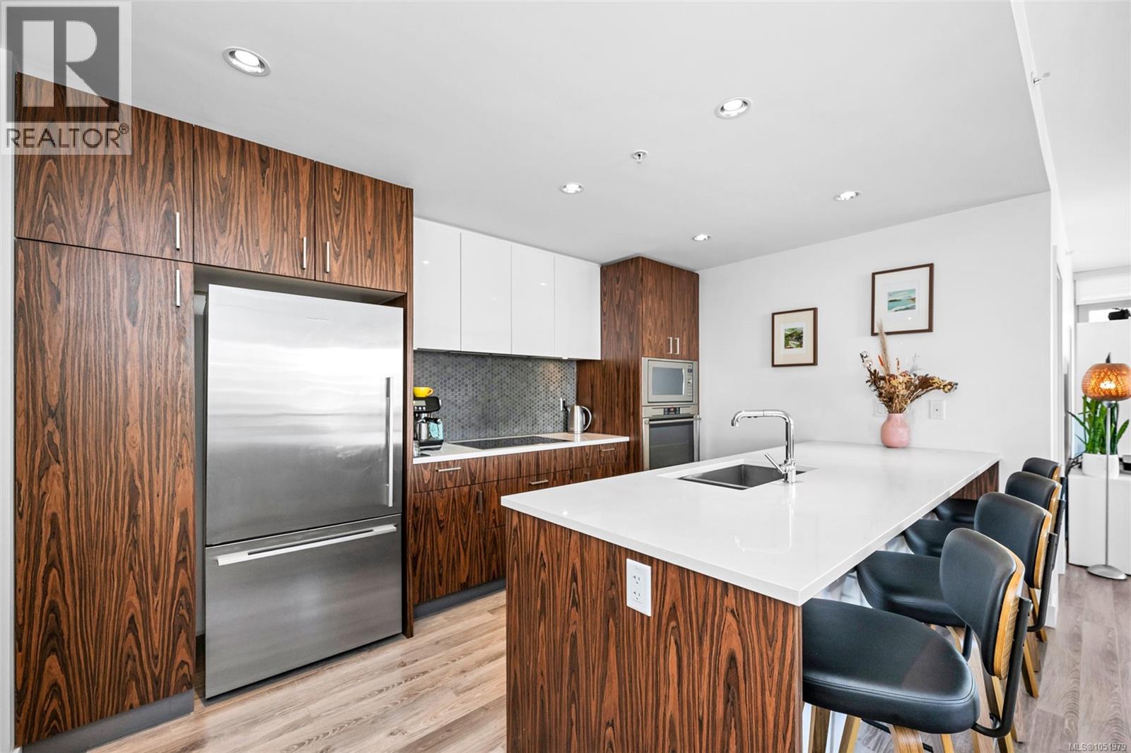 402 838 Broughton St Property Photo 4