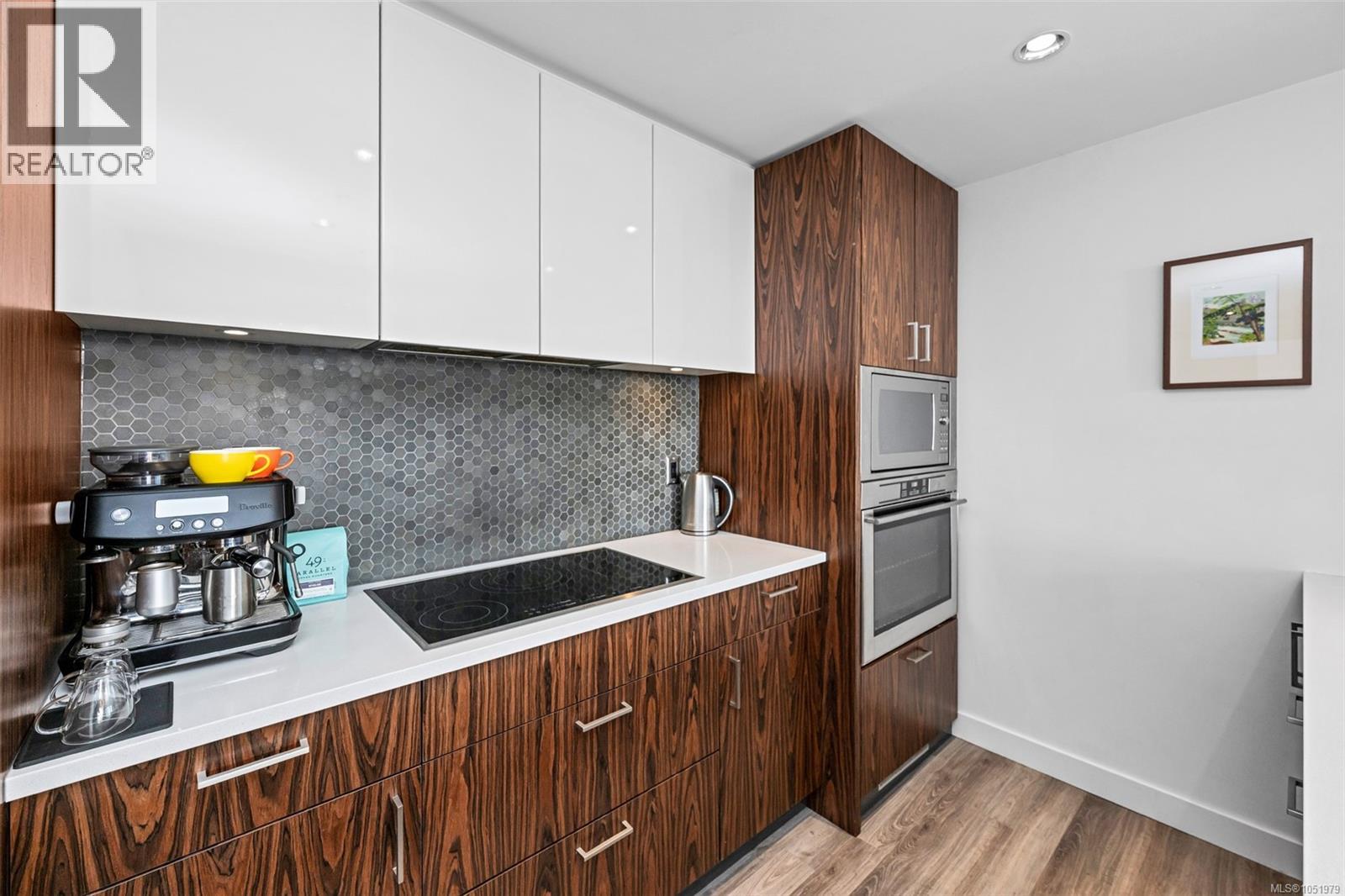 402 838 Broughton St Property Photo 5
