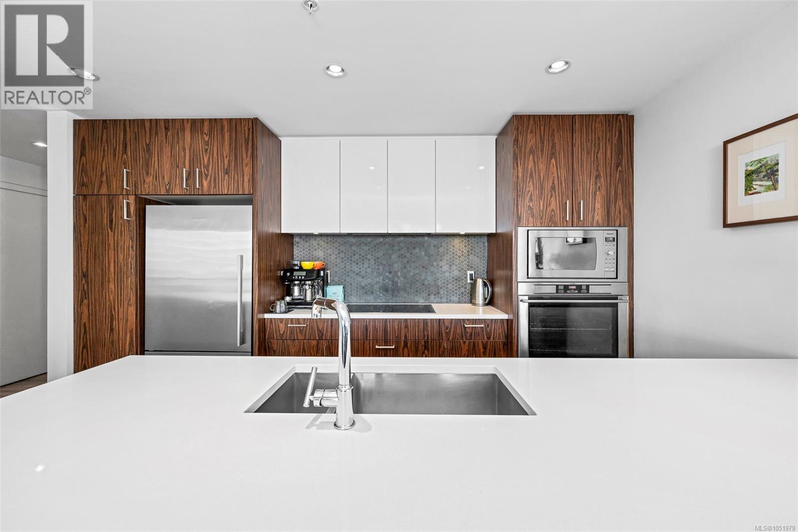 402 838 Broughton St Property Photo 6