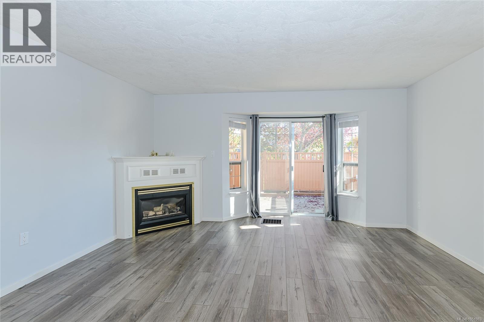 54 2070 Amelia Ave Property Photo 3