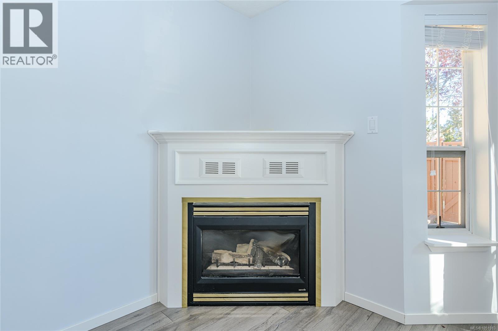 54 2070 Amelia Ave Property Photo 4
