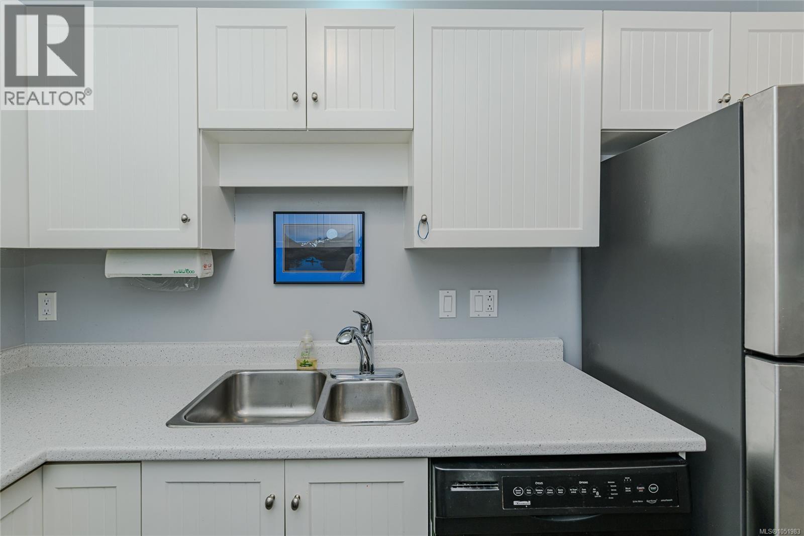 54 2070 Amelia Ave Property Photo 10