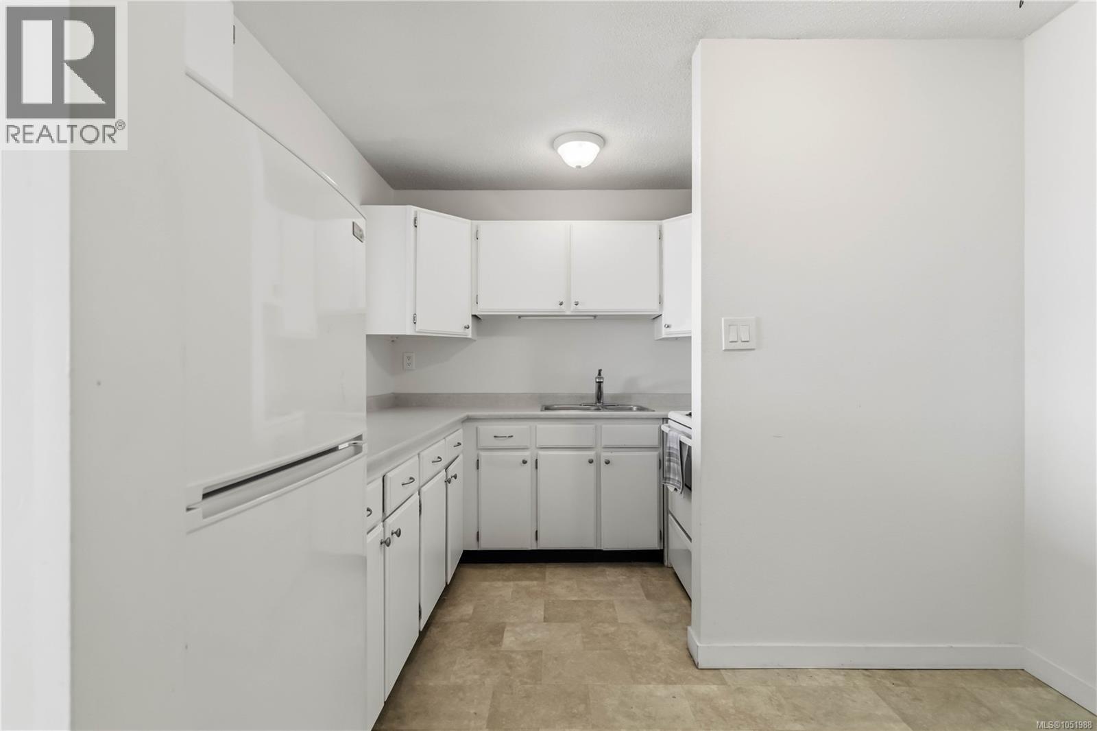 4 1986 Glenidle Rd Property Photo 12