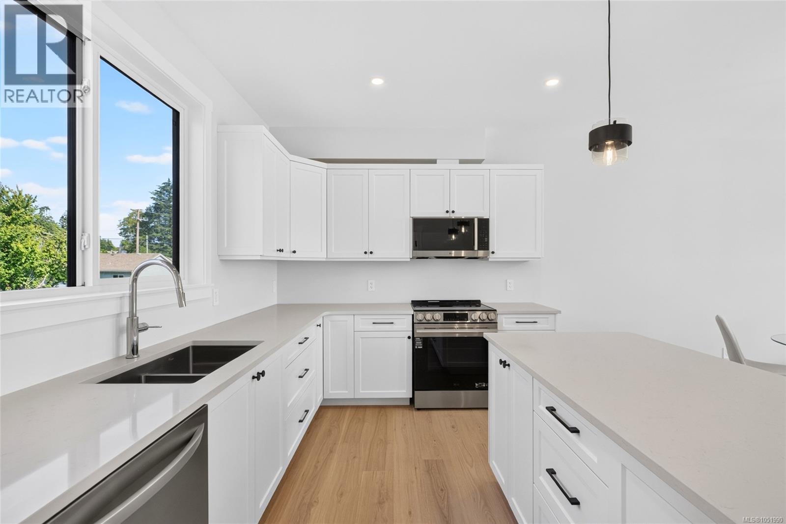2022a Galerno Rd Property Photo 11
