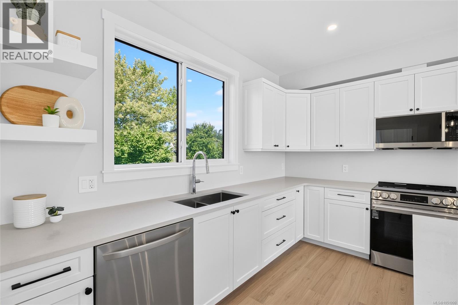 2022a Galerno Rd Property Photo 13