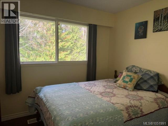7725 Duval Ave Property Photo 4