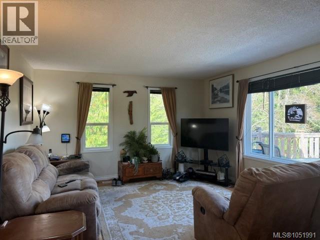 7725 Duval Ave Property Photo 6
