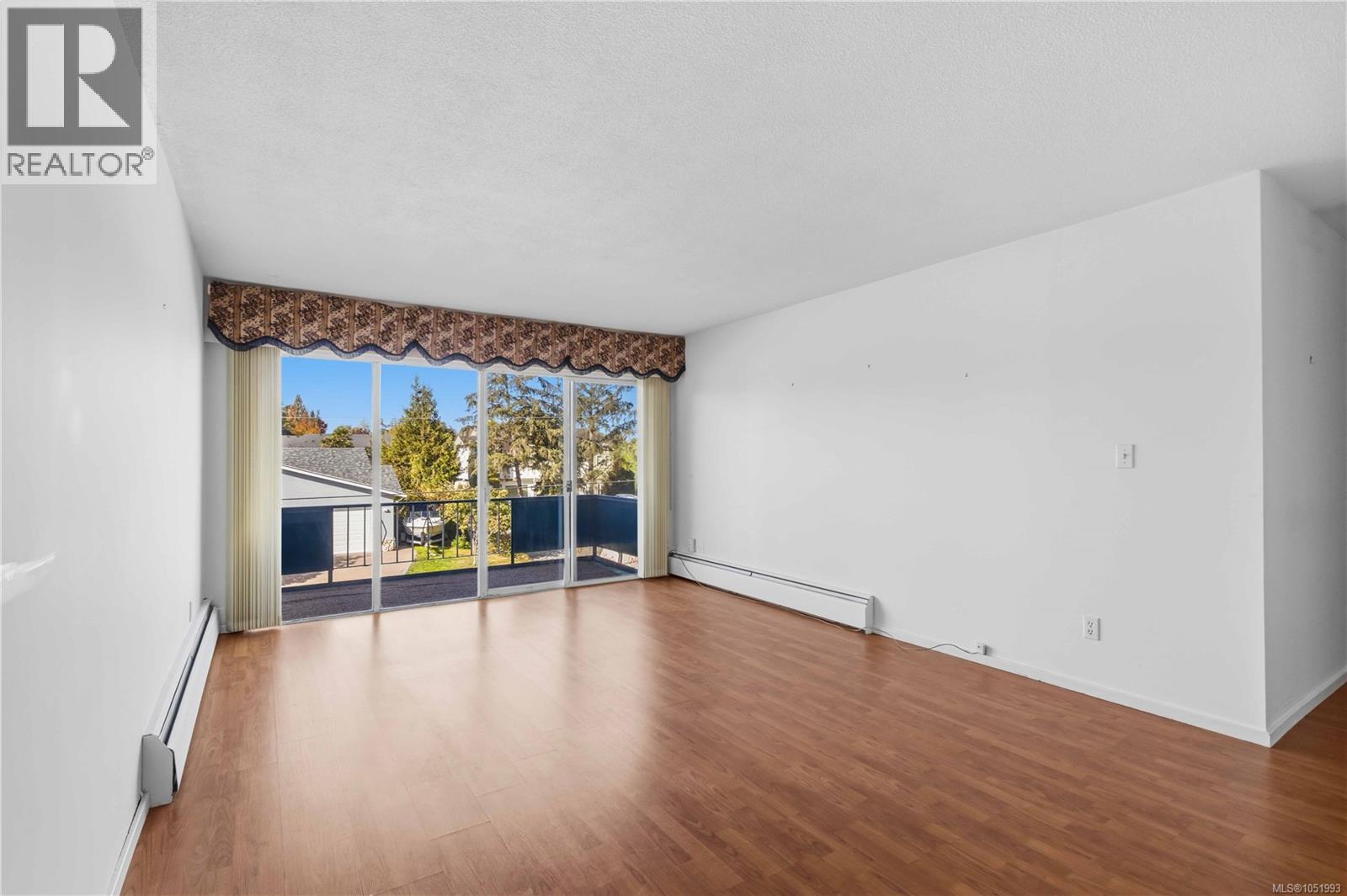 207 9560 Fifth St Property Photo 6