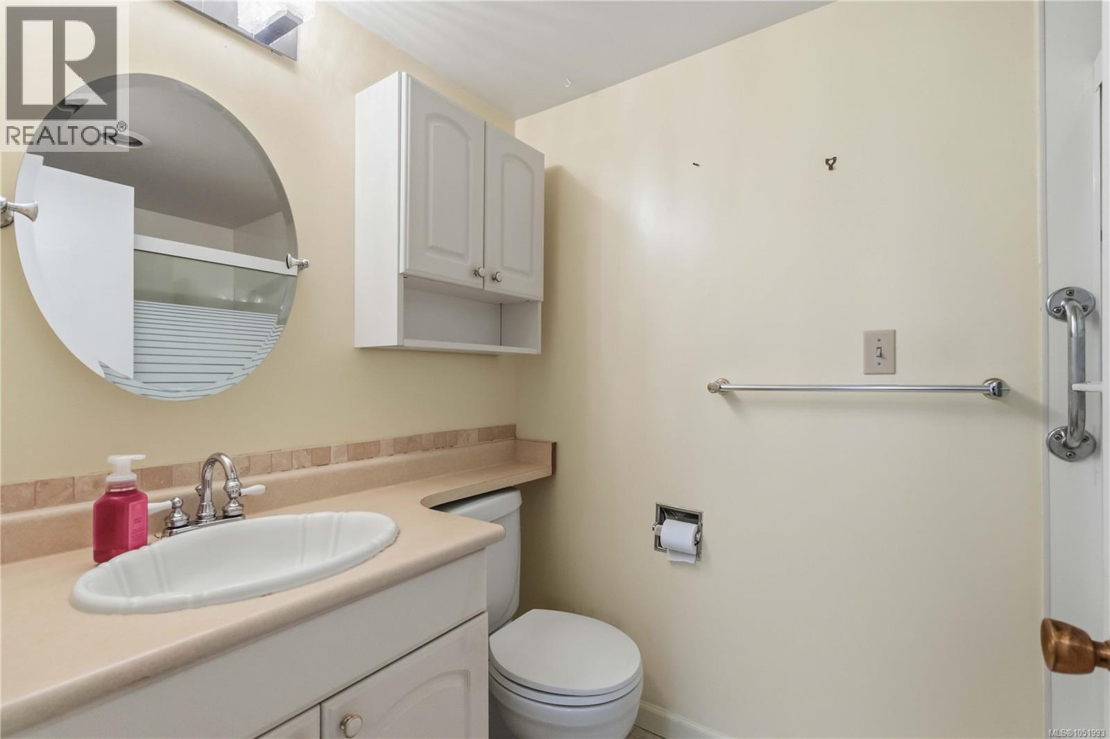 207 9560 Fifth St Property Photo 9