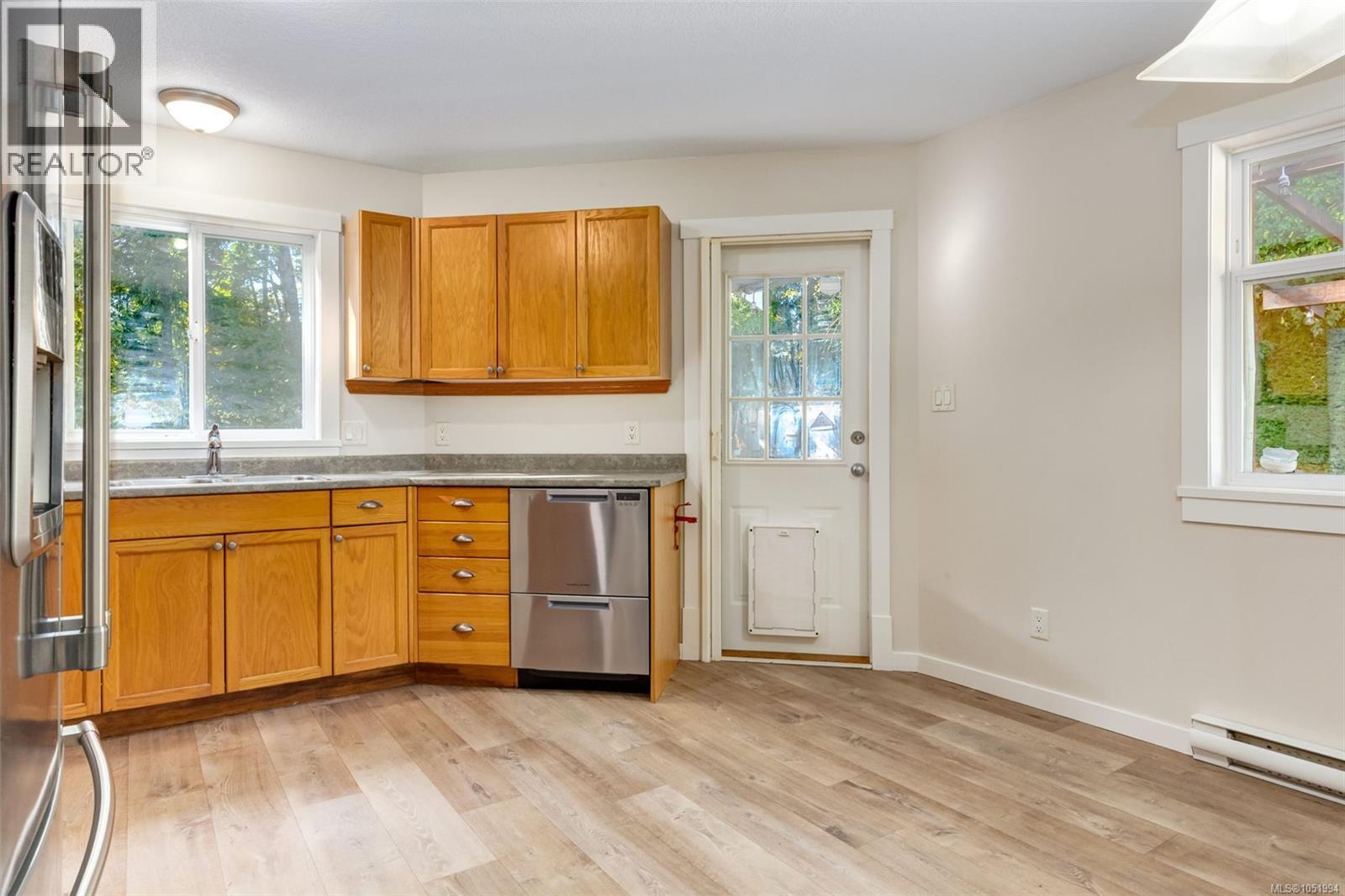 821 Park Ave Property Photo 19