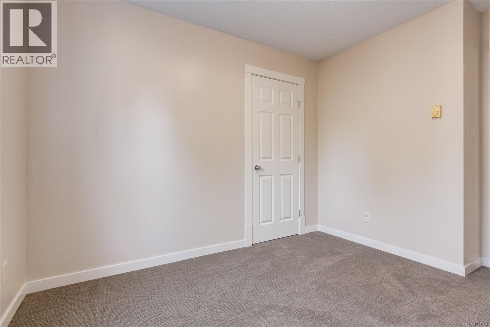 821 Park Ave Property Photo 31
