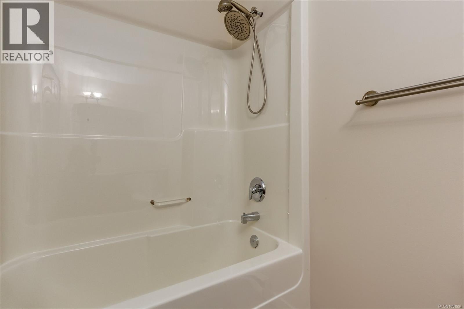 821 Park Ave Property Photo 32