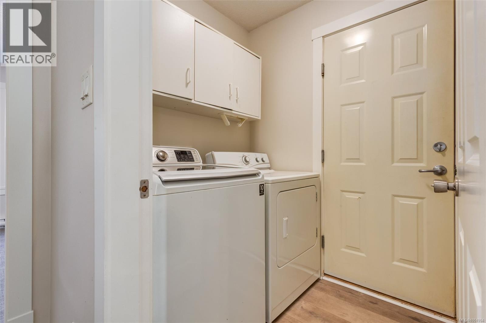 821 Park Ave Property Photo 36