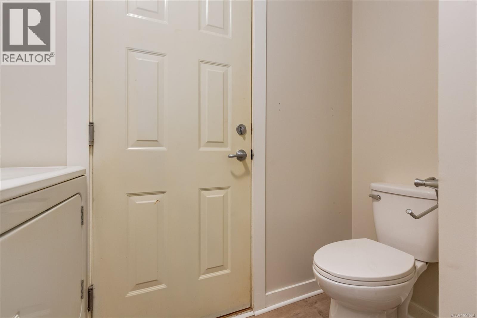 821 Park Ave Property Photo 37