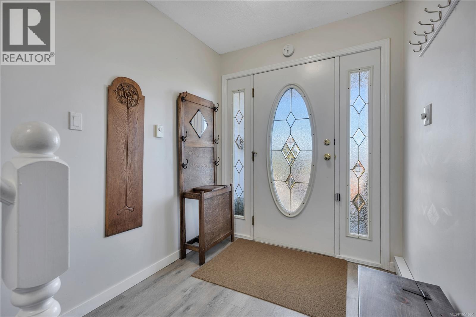 2145 Woodthrush Pl Property Photo 6