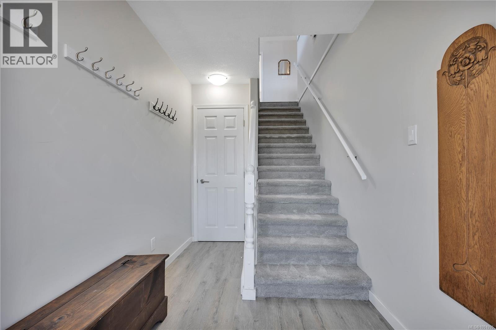 2145 Woodthrush Pl Property Photo 7