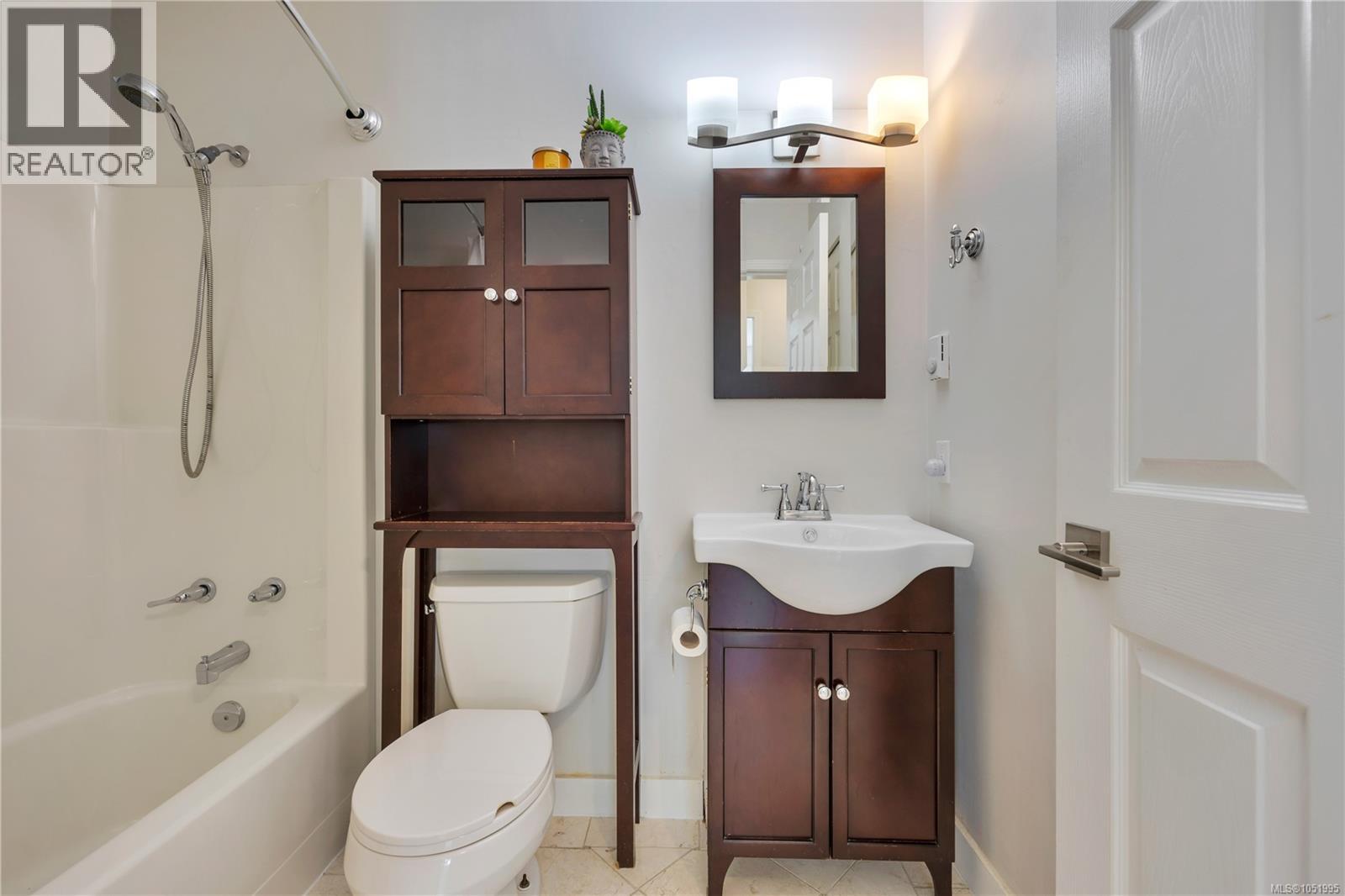 2145 Woodthrush Pl Property Photo 32