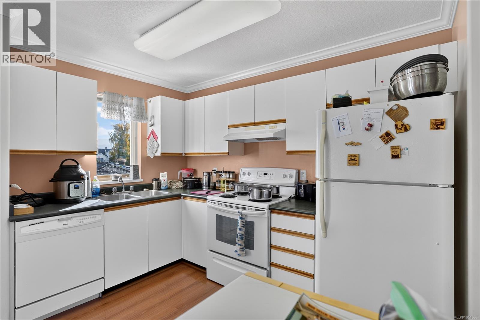 304 5170 Angus St Property Photo 8