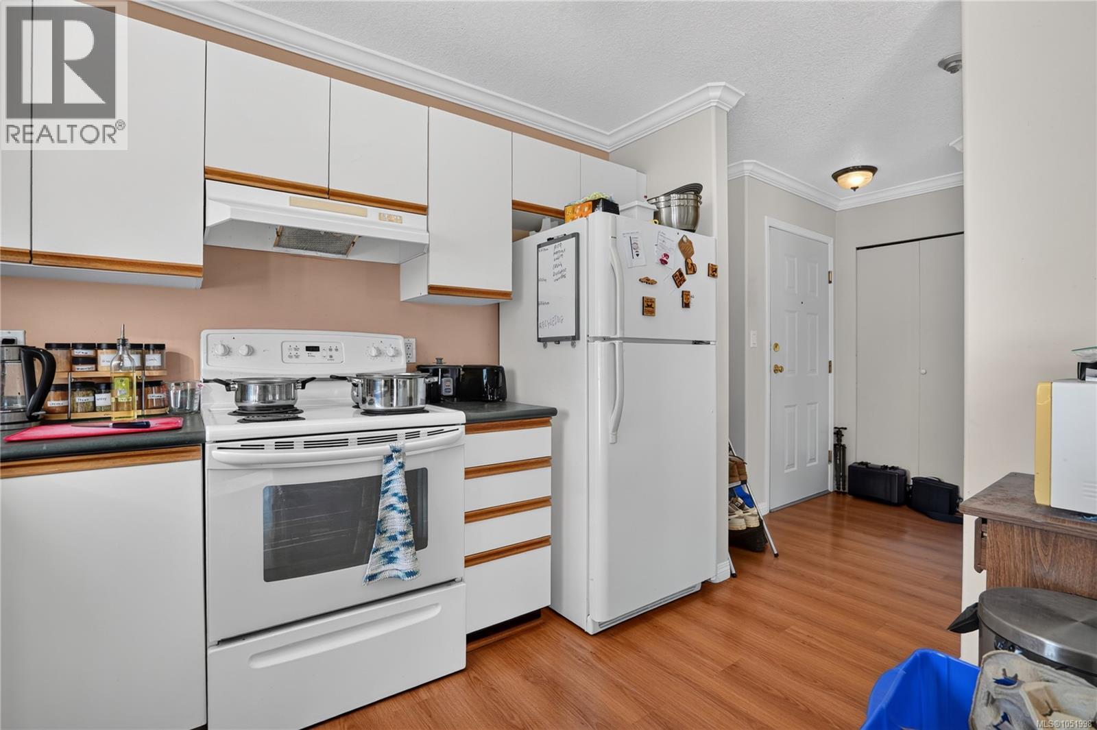 304 5170 Angus St Property Photo 10