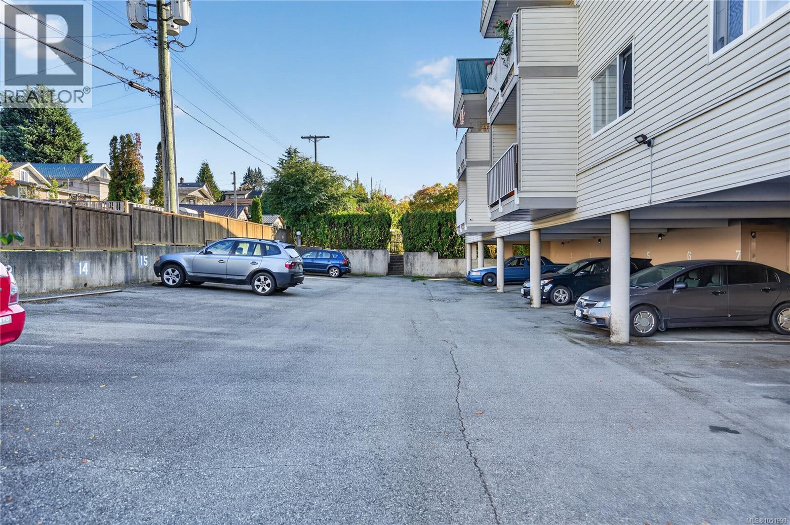 304 5170 Angus St Property Photo 34