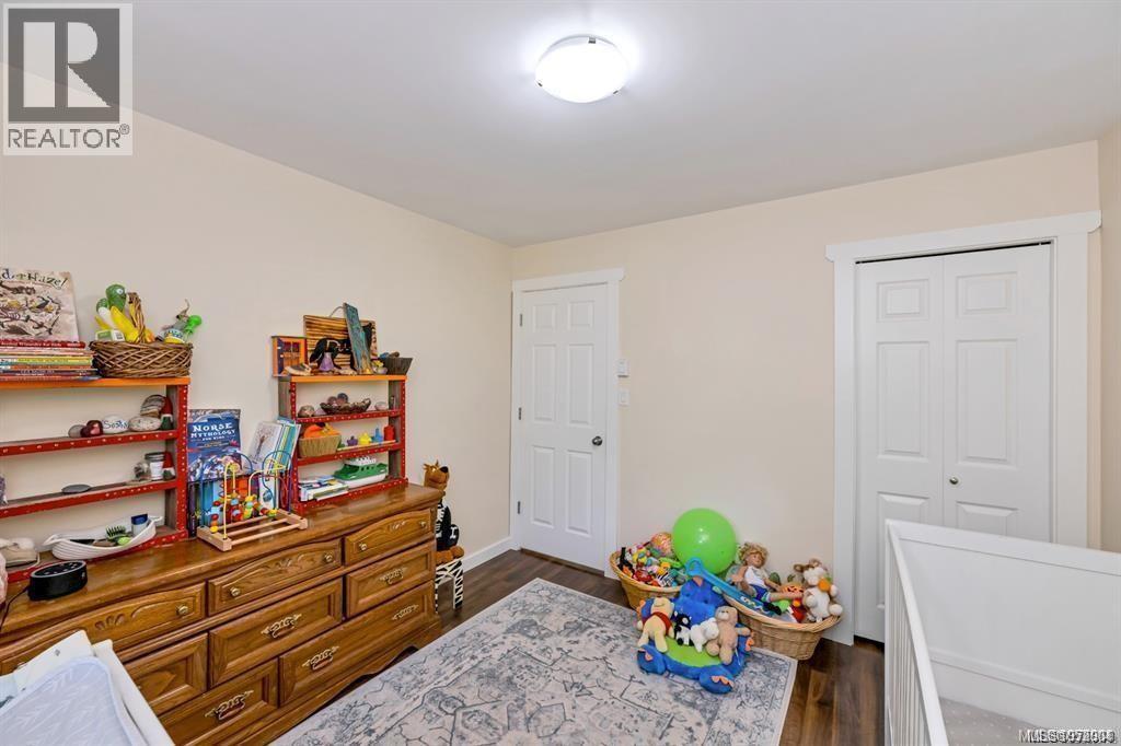 8033 Greendale Rd Property Photo 19