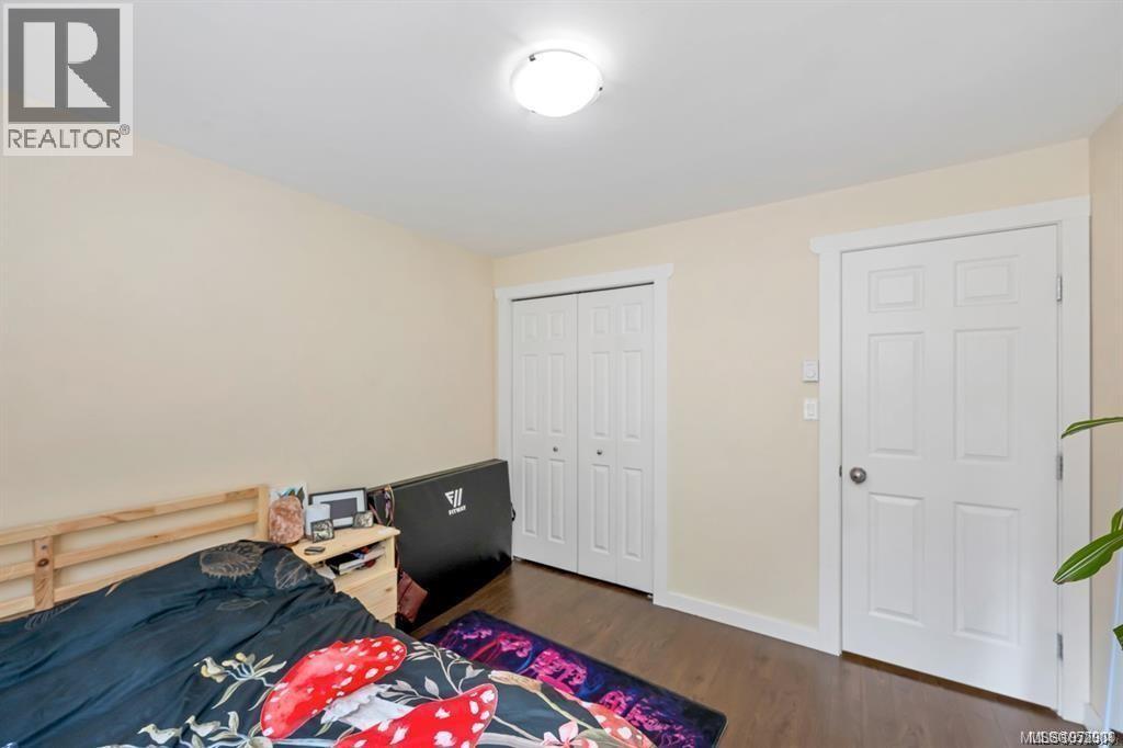 8033 Greendale Rd Property Photo 37