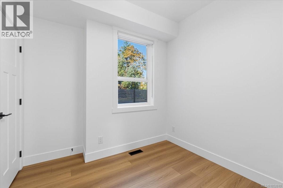 8015 Ridge Rd Property Photo 30