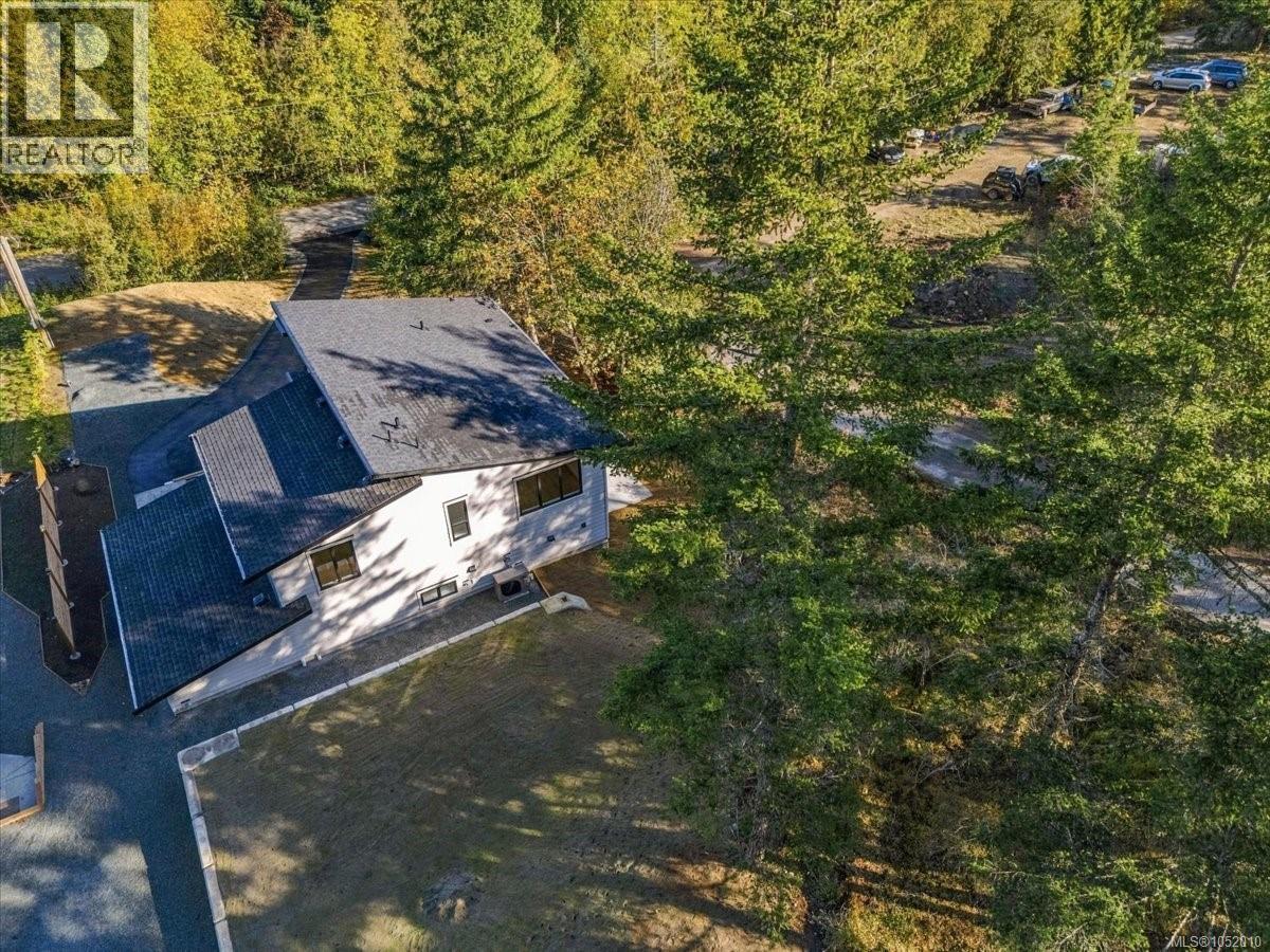8015 Ridge Rd Property Photo 49