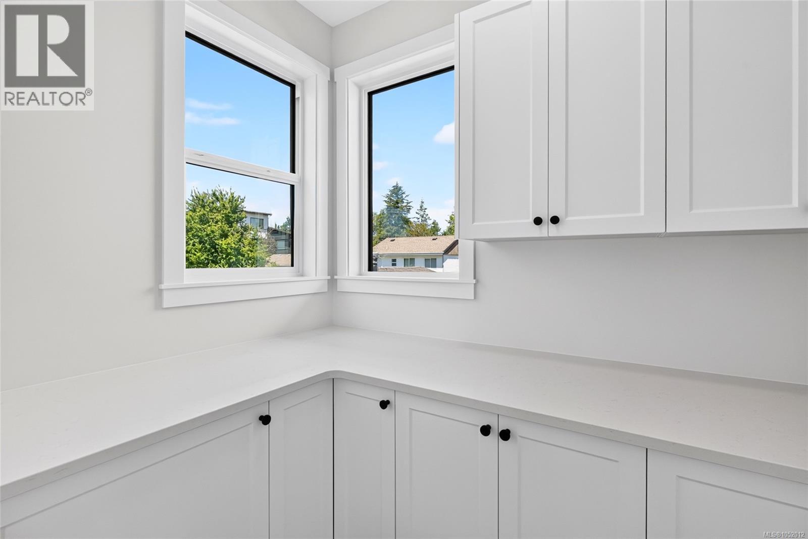 2022b Galerno Rd Property Photo 11