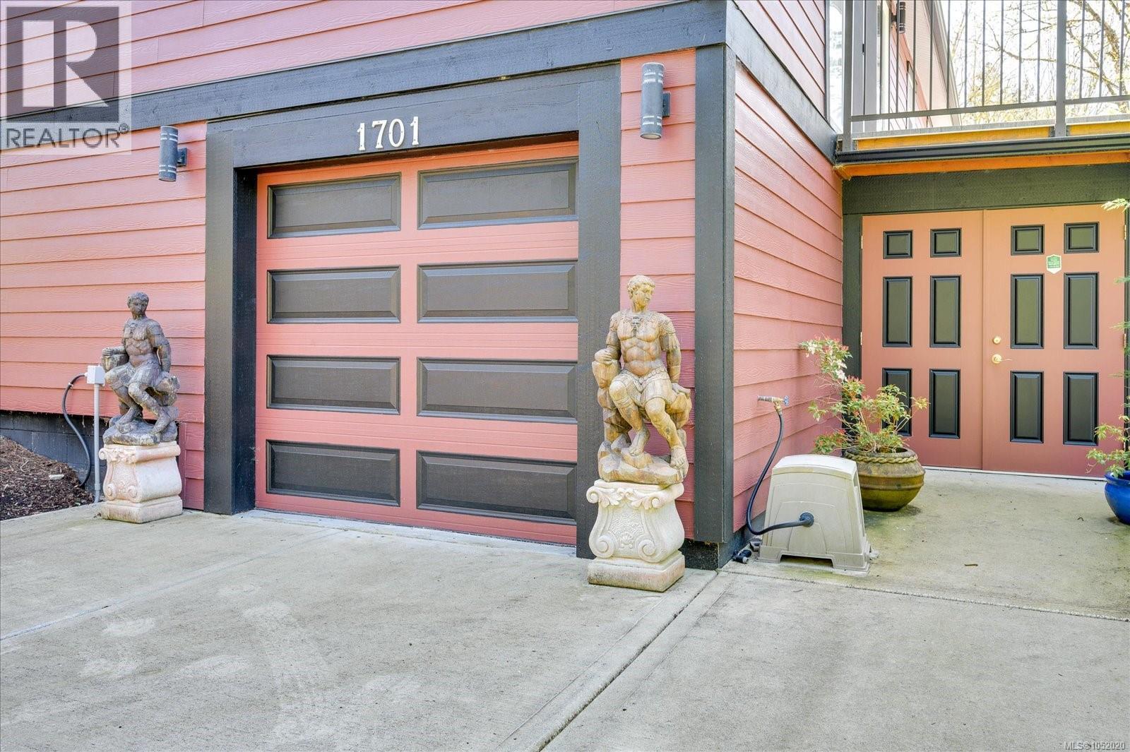 1701 Morden Rd Property Photo 32
