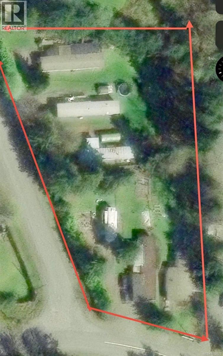 2530 Macaulay Rd Property Photo 2