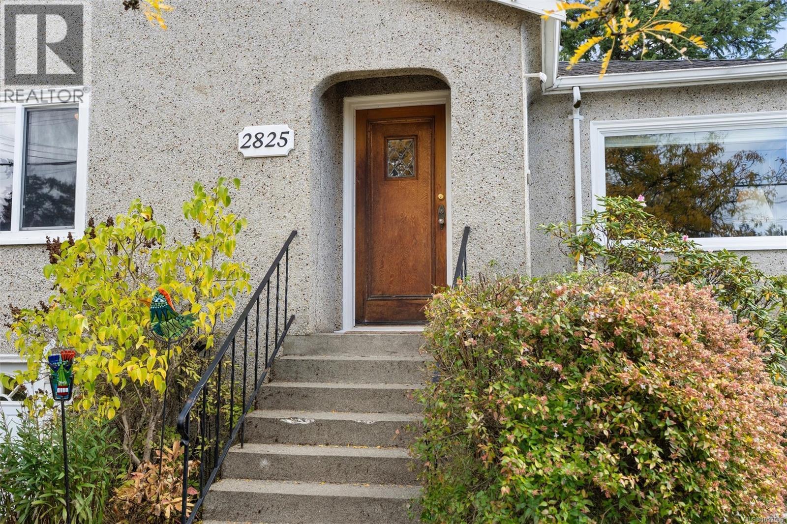 2825 Rockwell Ave Property Photo 2