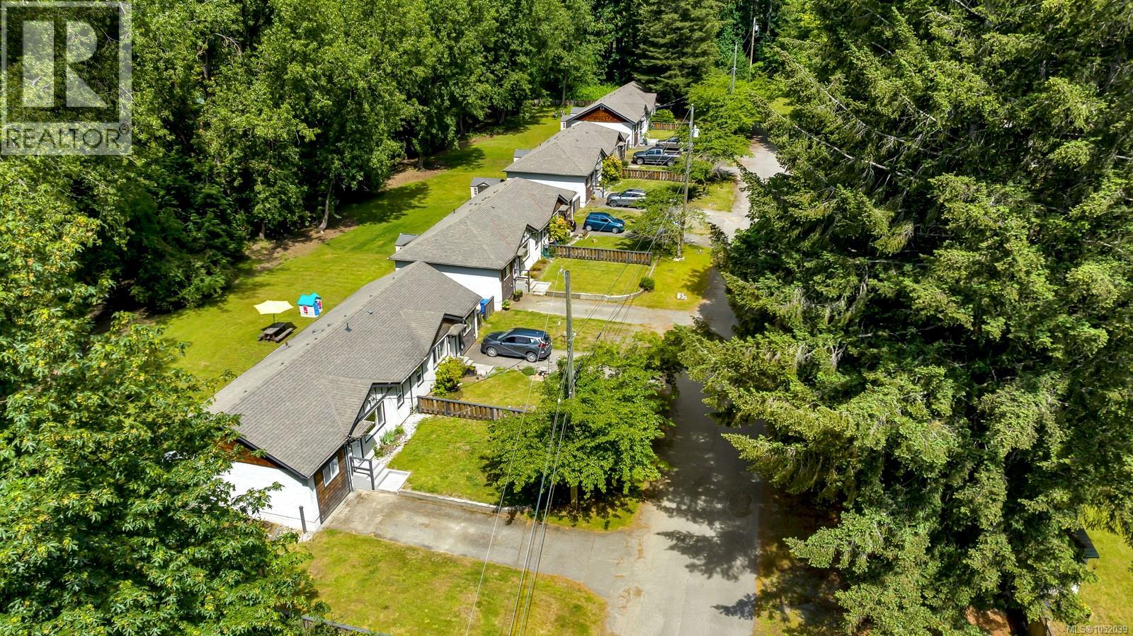 8033 Greendale Rd Property Photo 1