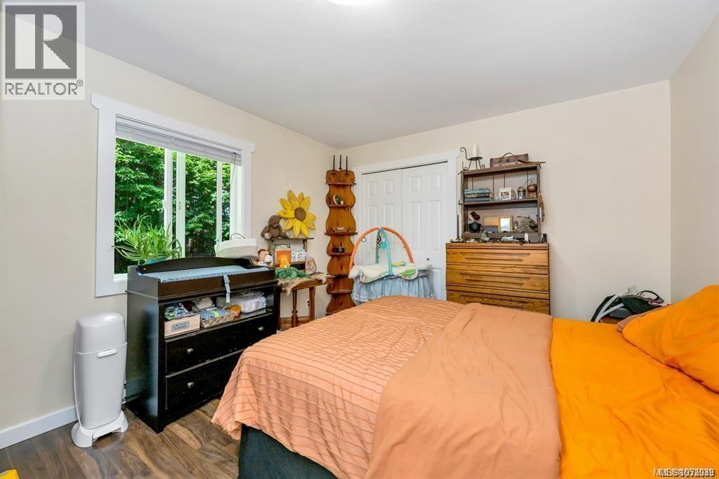 8033 Greendale Rd Property Photo 16
