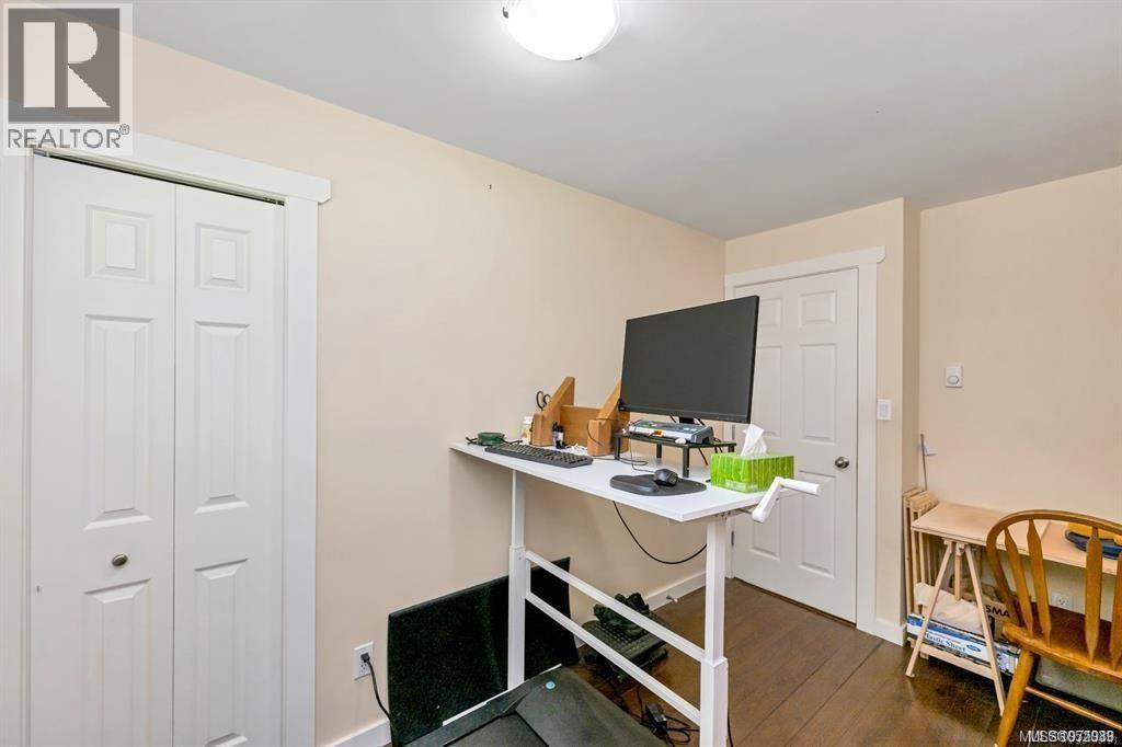 8033 Greendale Rd Property Photo 39