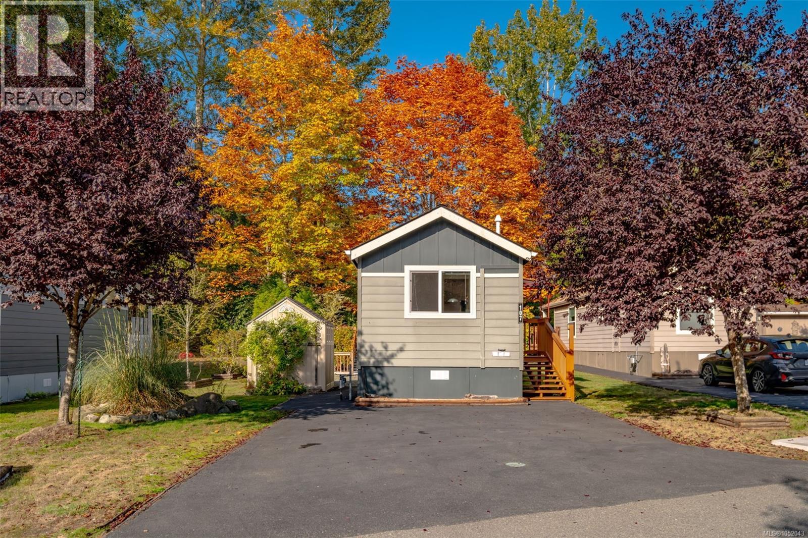 107 3042 River Rd Property Photo 1