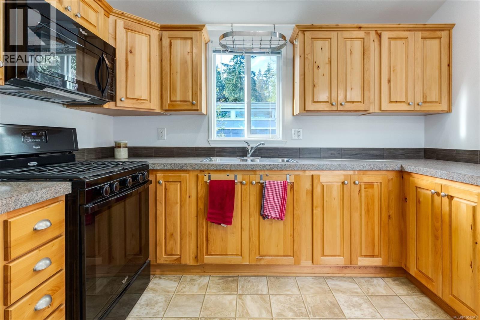 107 3042 River Rd Property Photo 5