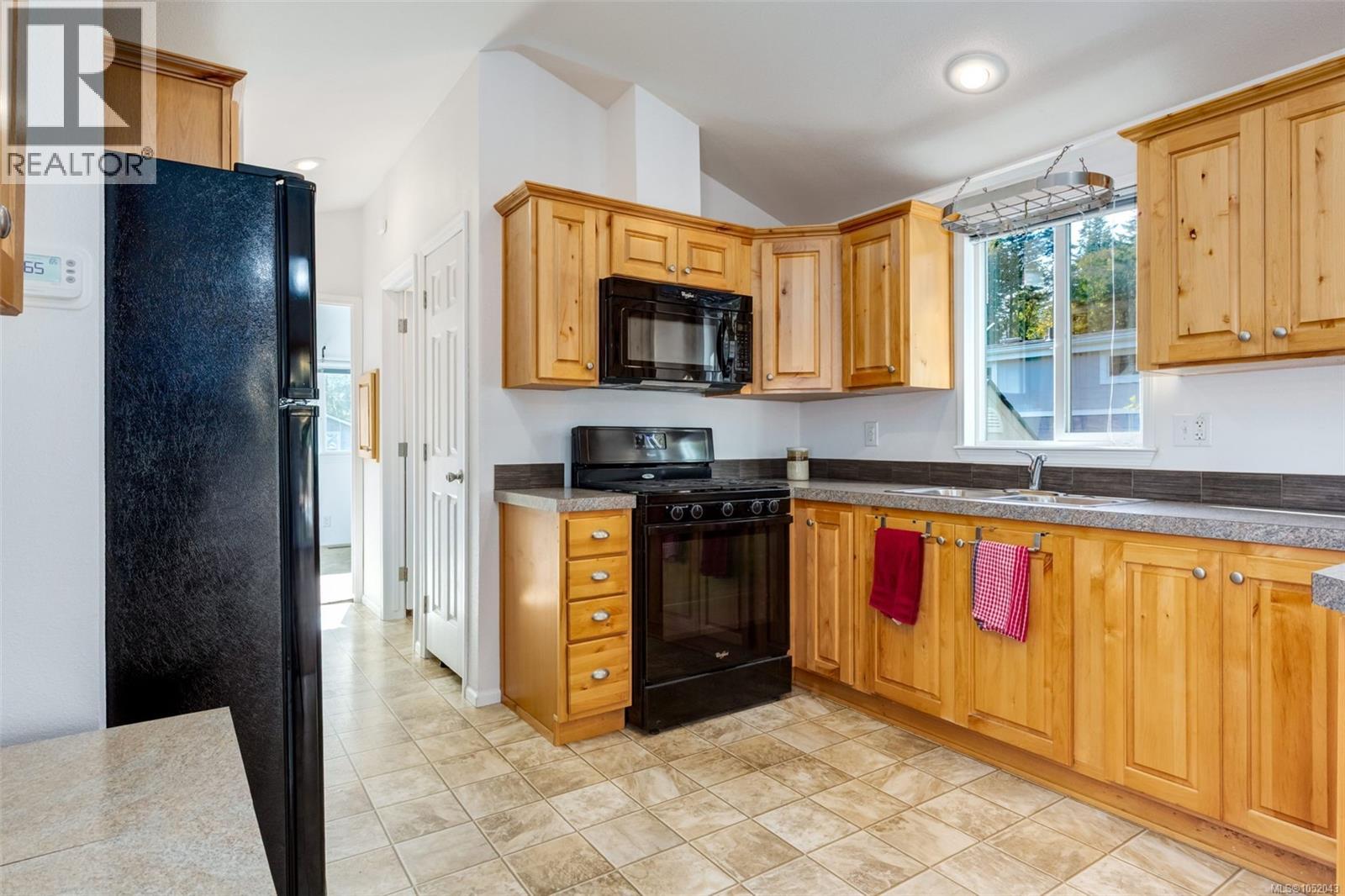 107 3042 River Rd Property Photo 6