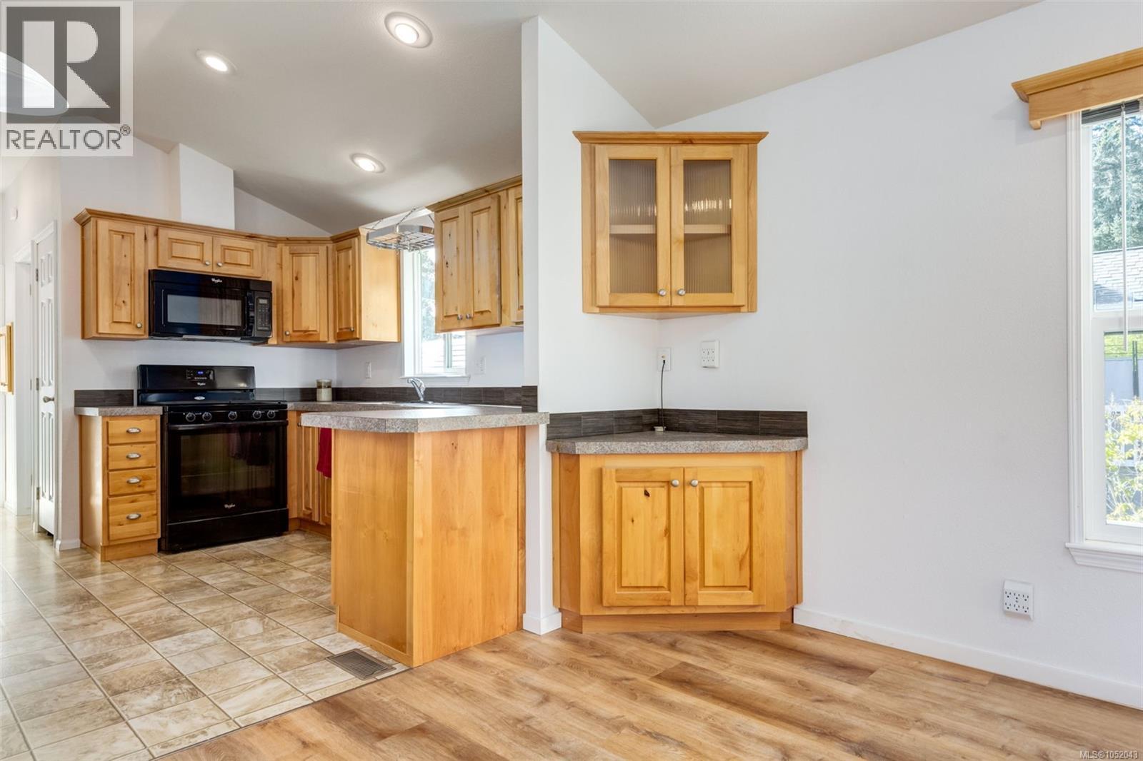 107 3042 River Rd Property Photo 10