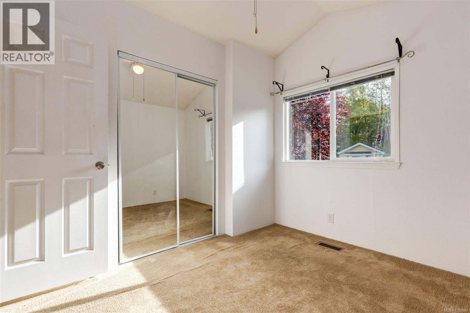 107 3042 River Rd Property Photo 15