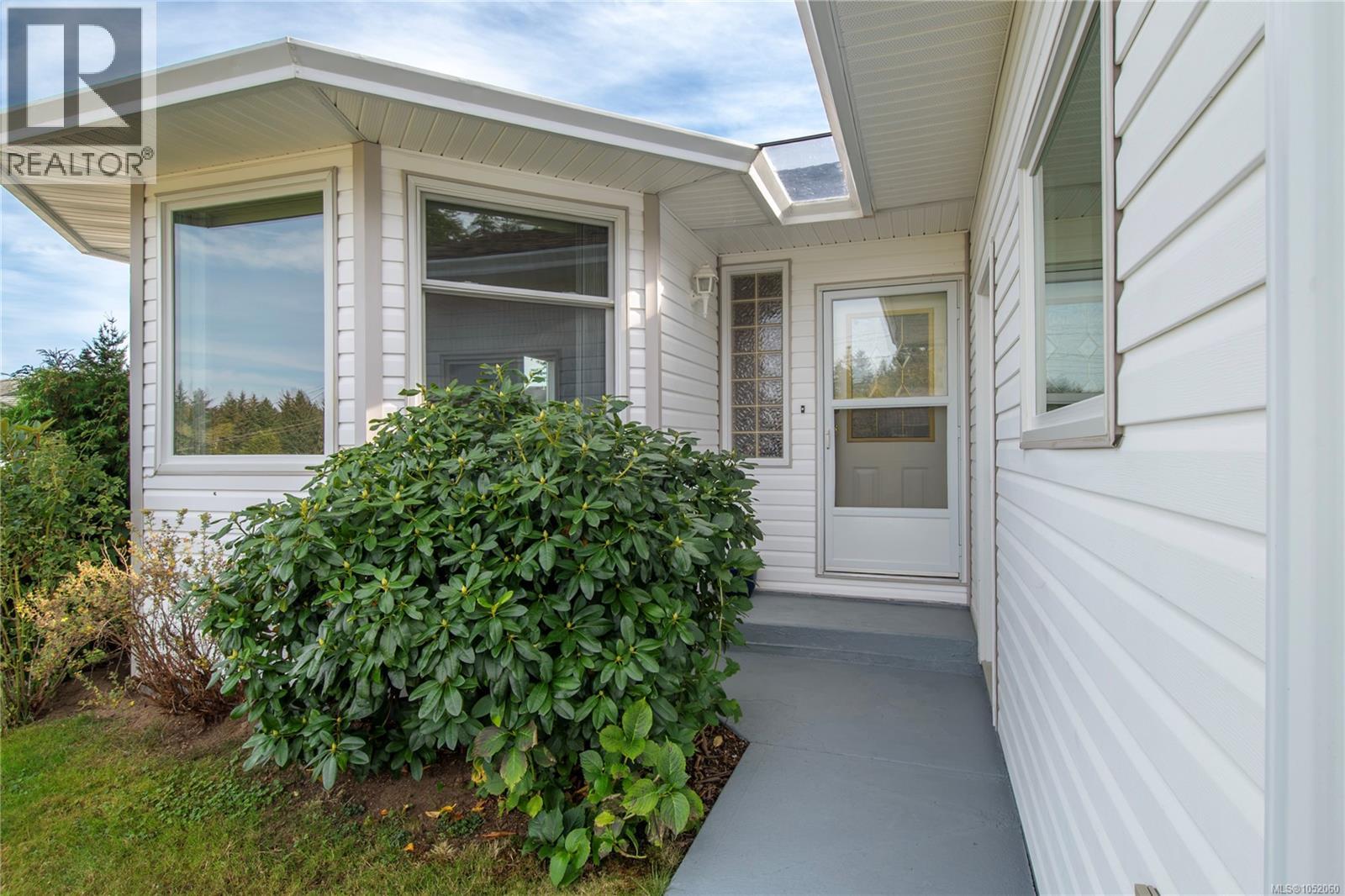 1667 Meadowbrook Dr Property Photo 4
