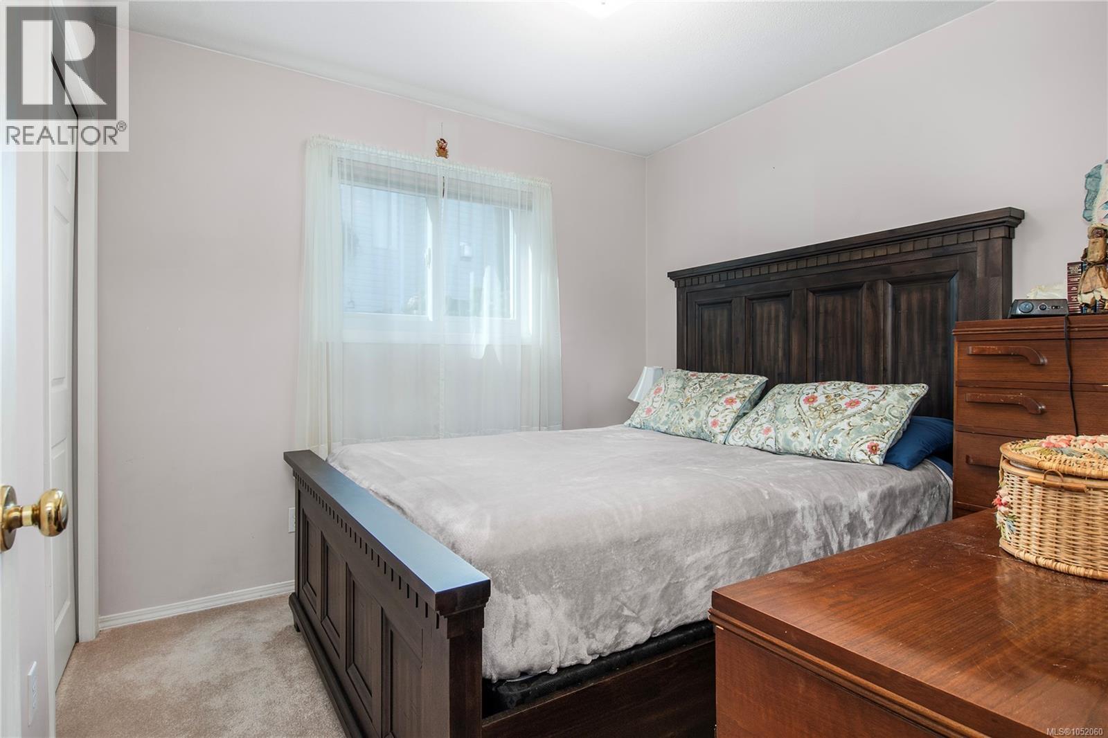1667 Meadowbrook Dr Property Photo 23