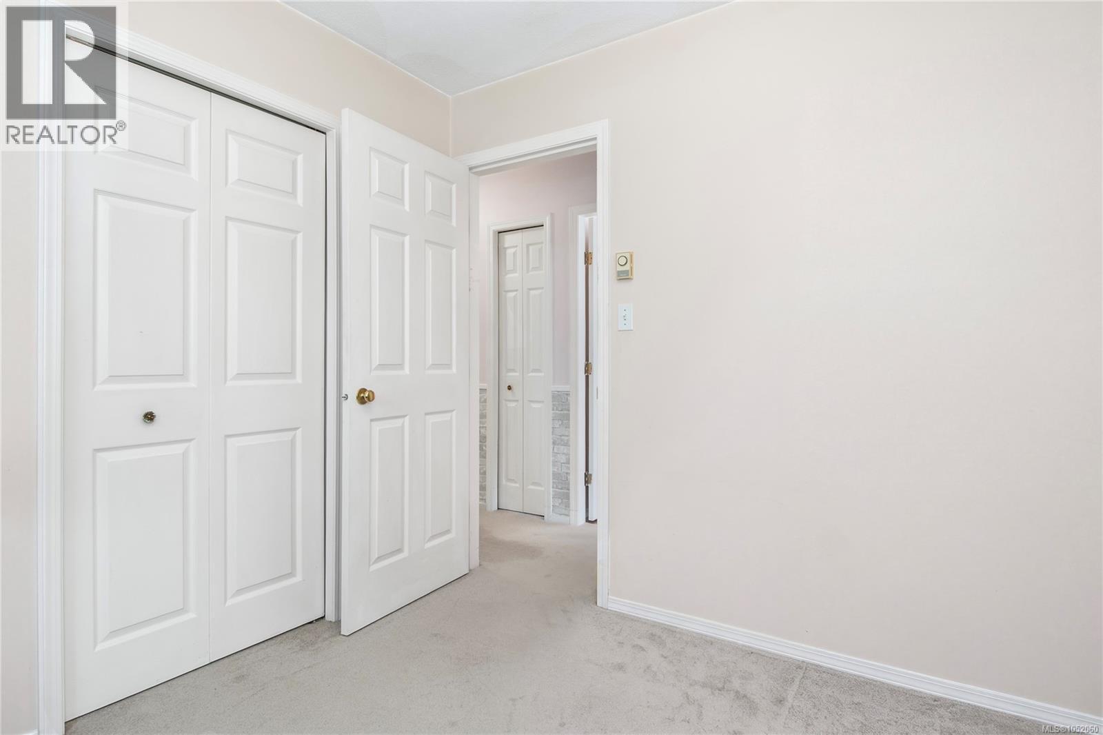 1667 Meadowbrook Dr Property Photo 28