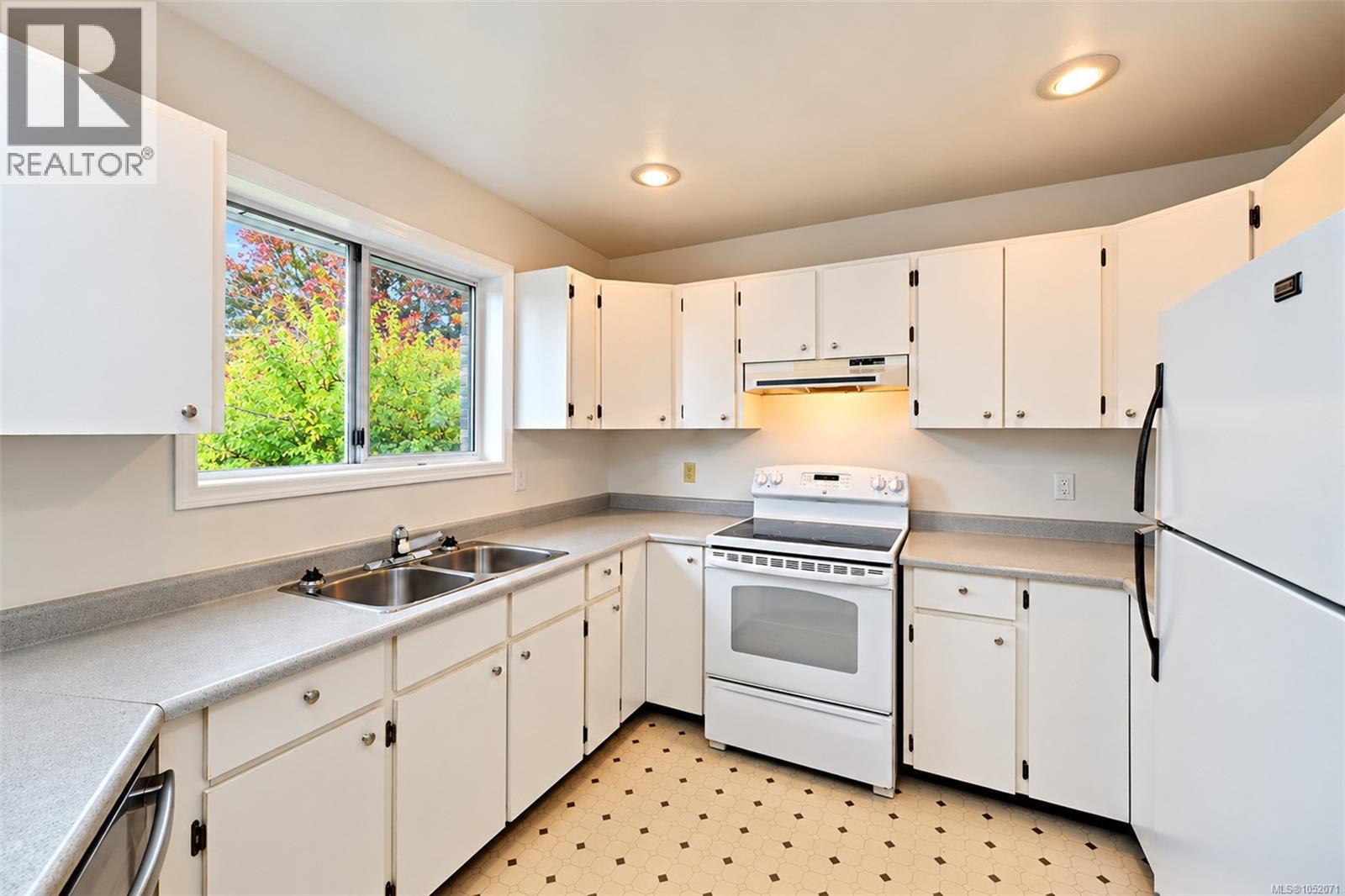 17 6766 Central Saanich Rd Property Photo 18