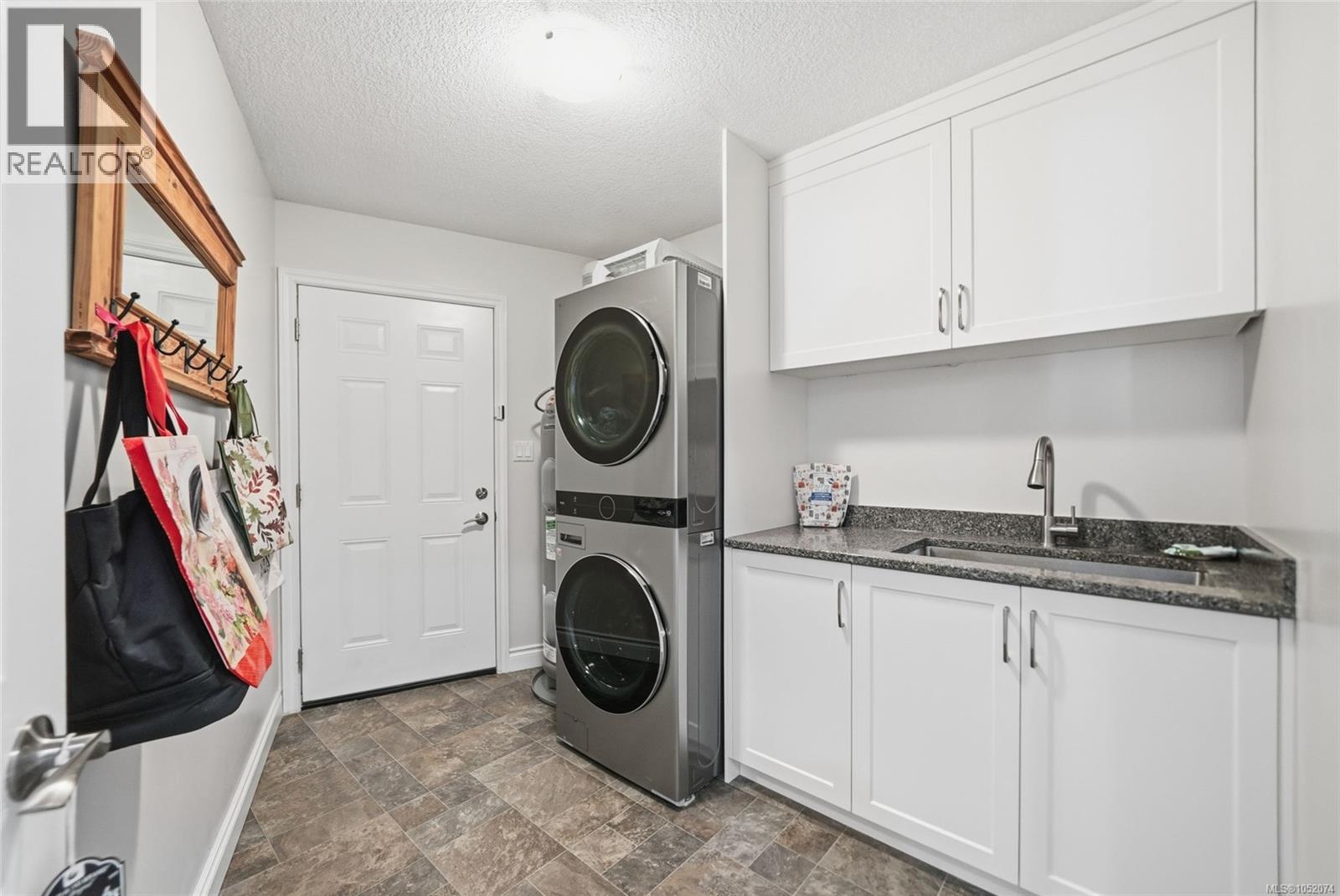 589 Belyea Rd Property Photo 15